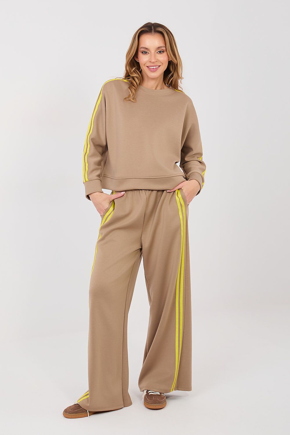 Side-Line Rhythm Sweatshirt & Pants Set