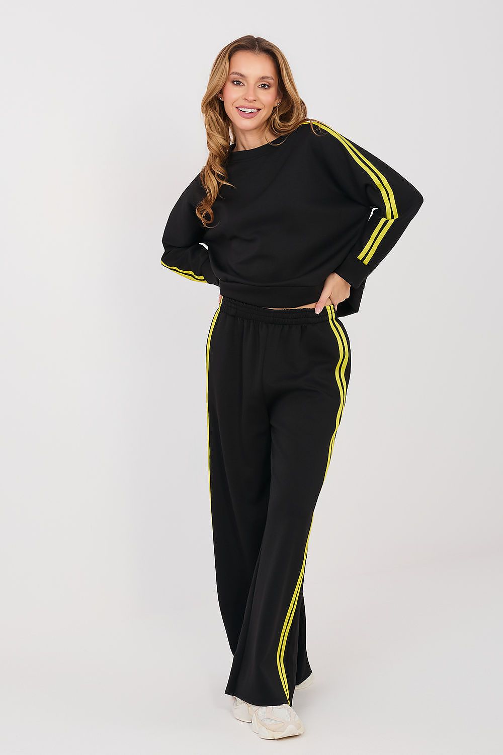 Side-Line Rhythm Sweatshirt & Pants Set