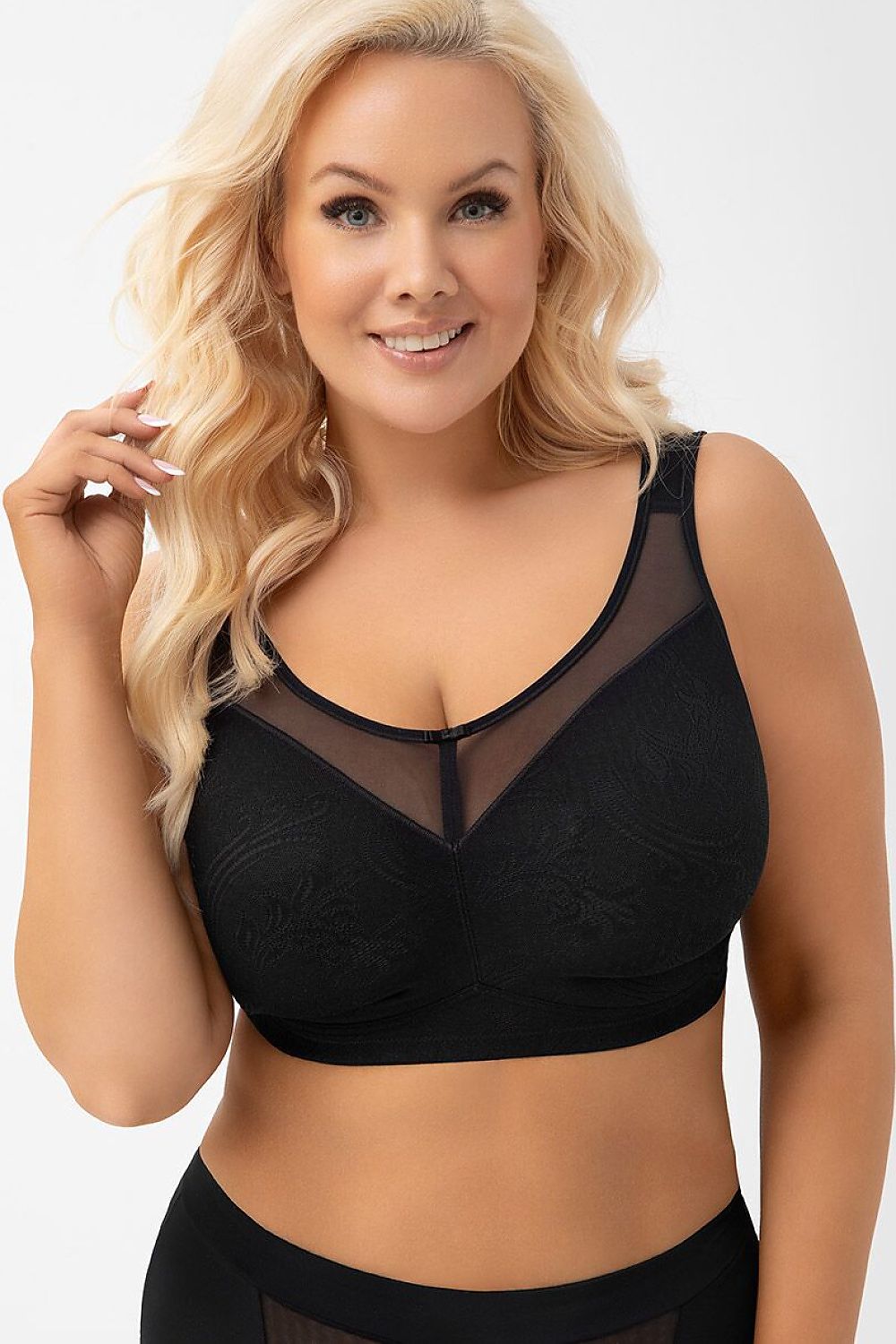 Smooth Interlude Black Wire-Free Cup Bra — product photograph
