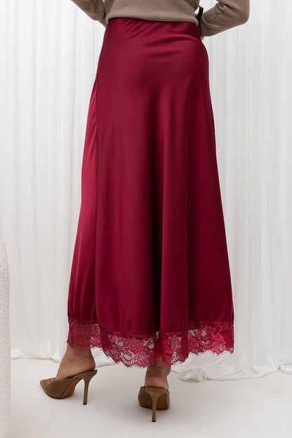 Rouge Coda Lace-Hem Satin-Effect Midi Skirt – Red — view 2