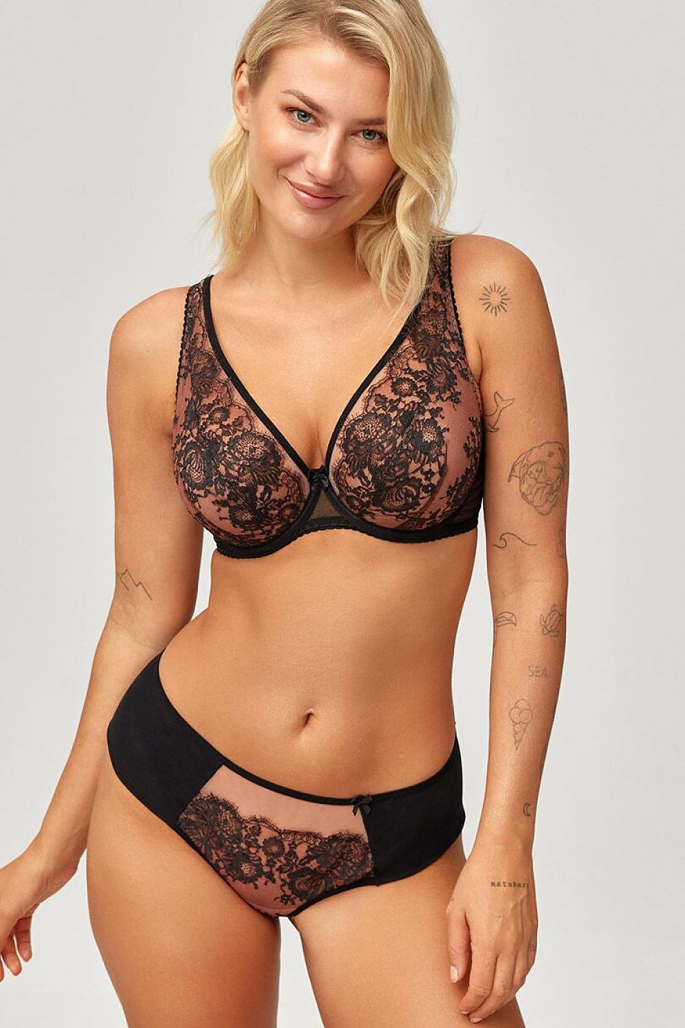 Noir Wildflower Embroidered Bralette – Black — view 2