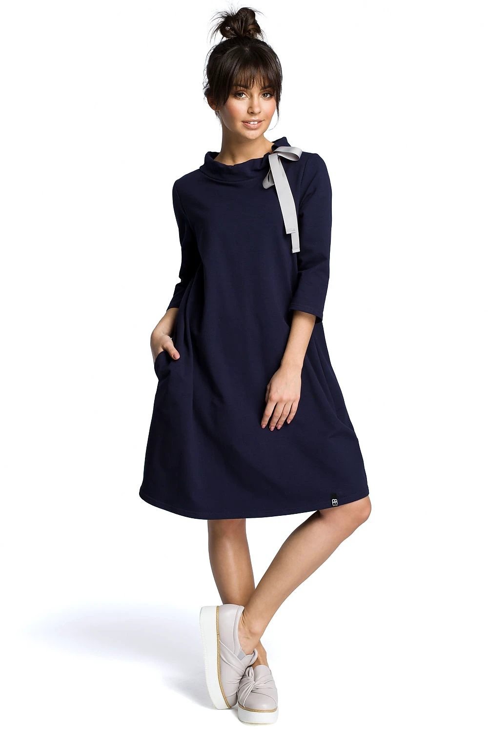 BeWear Daydress Model 113823 - Loose Fit Comfortable Cotton Dress With Pockets And Tie by BeWear