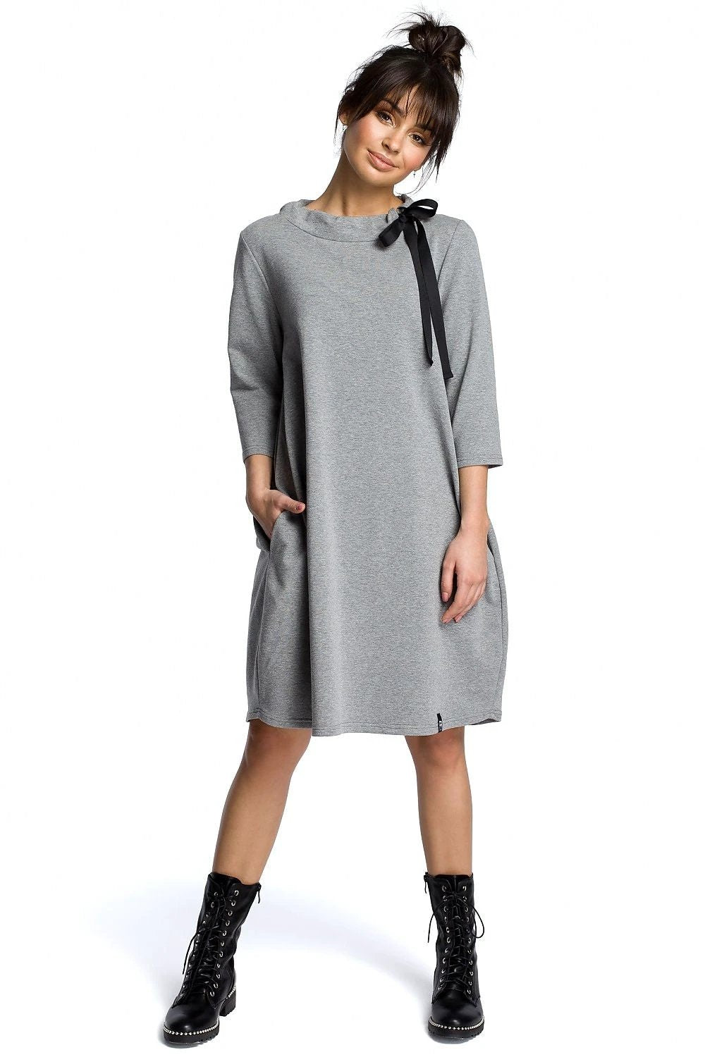 BeWear Daydress Model 113823 - Loose Fit Comfortable Cotton Dress With Pockets And Tie by BeWear