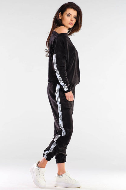  Tracksuit trousers model 154806 awama 